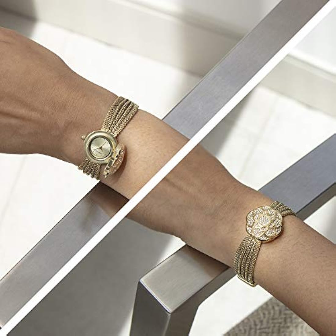 Reloj de pulsera de malla con esfera dorada