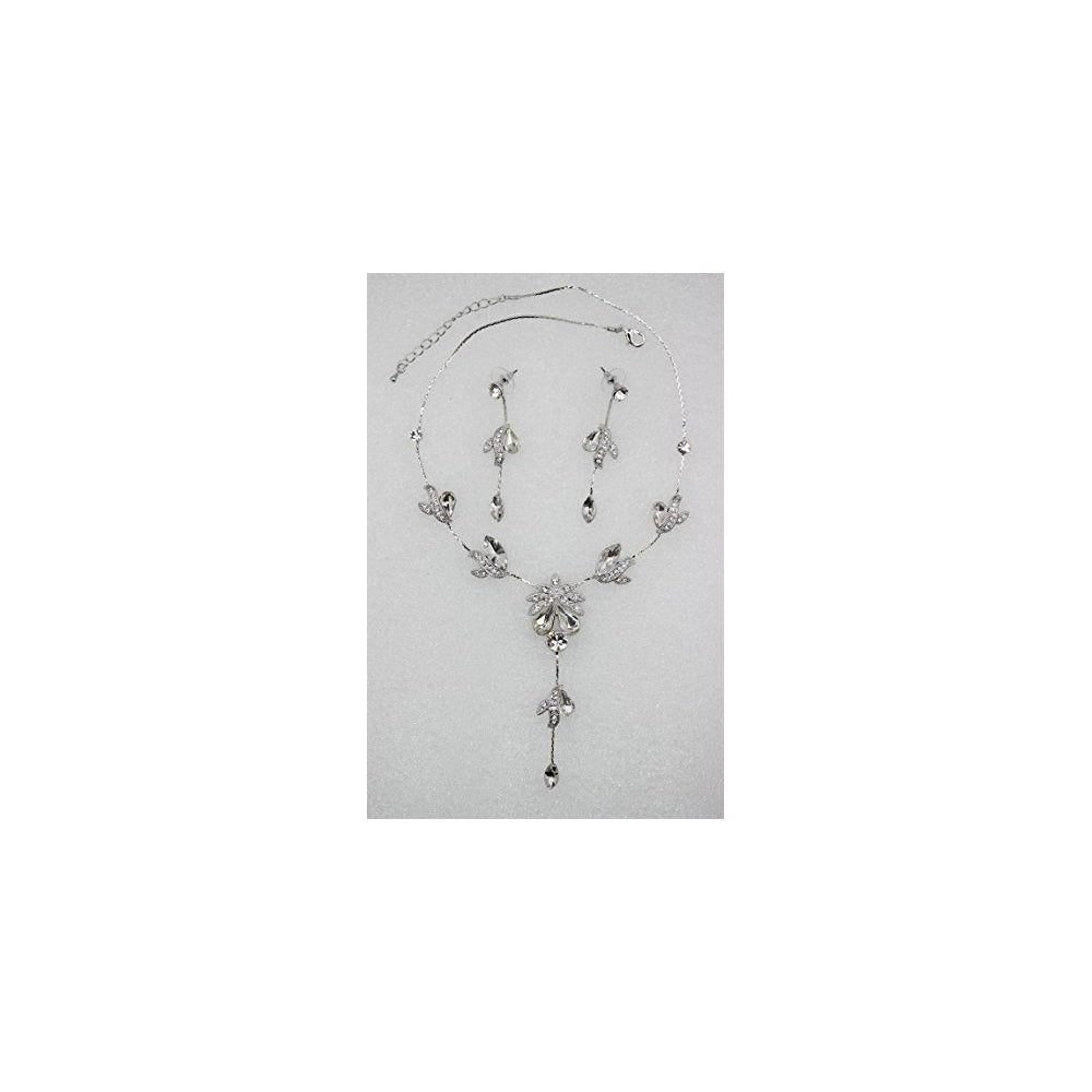 Aretes y de collar con diseño de flores y cristales