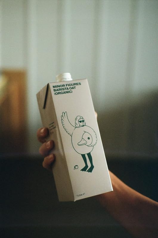 Minor Figures - Leche de avena - Orgánica - Barista Standard - 32 oz - Paquete de 6 - Sin OMG - A base de plantas - Vegano - Sin lácteos - Sin conservación - Sin azúcar