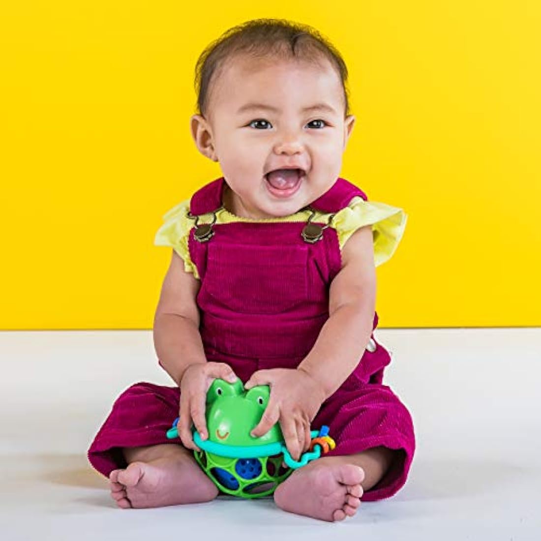 alta de alegría con este traqueteo de ranas La bola