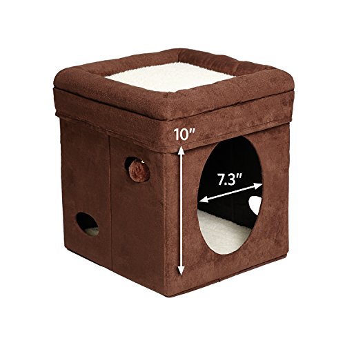 casa de gato marrón y piel de oveja sintética