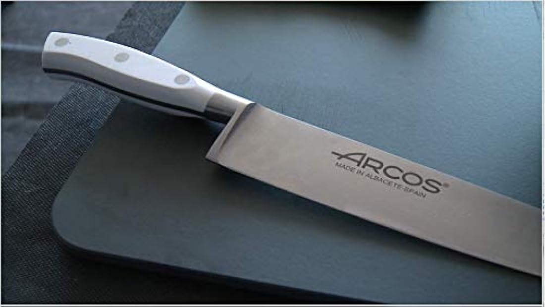 Arcos Riviera–Cuchillo de cocinero forjado con mango blanco