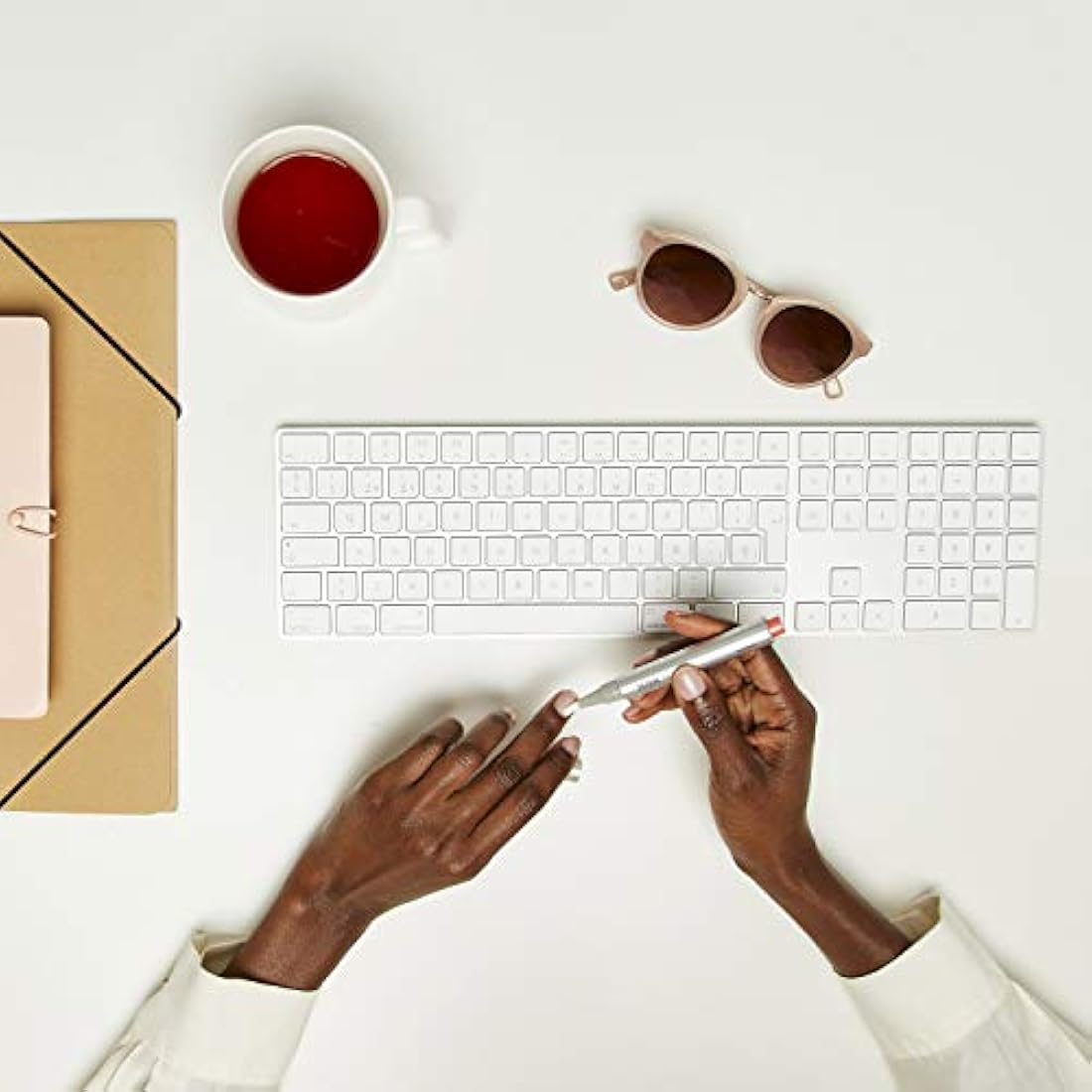 Suero nutritivo hidratante para uñas con ácido hialurónico