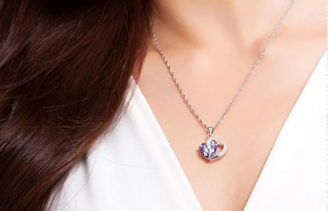 Collar colgante con forma de corazón de cristales