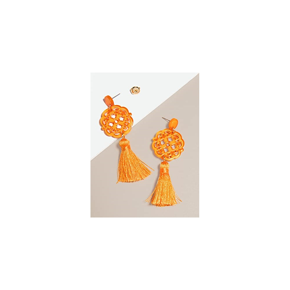 Aretes de borla de resina acrílica para mujeres beige