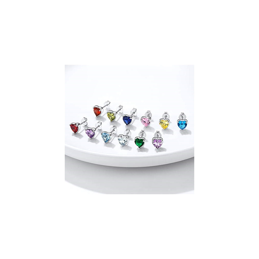 Aretes de tuerca de plata con diseño de corazón brillante