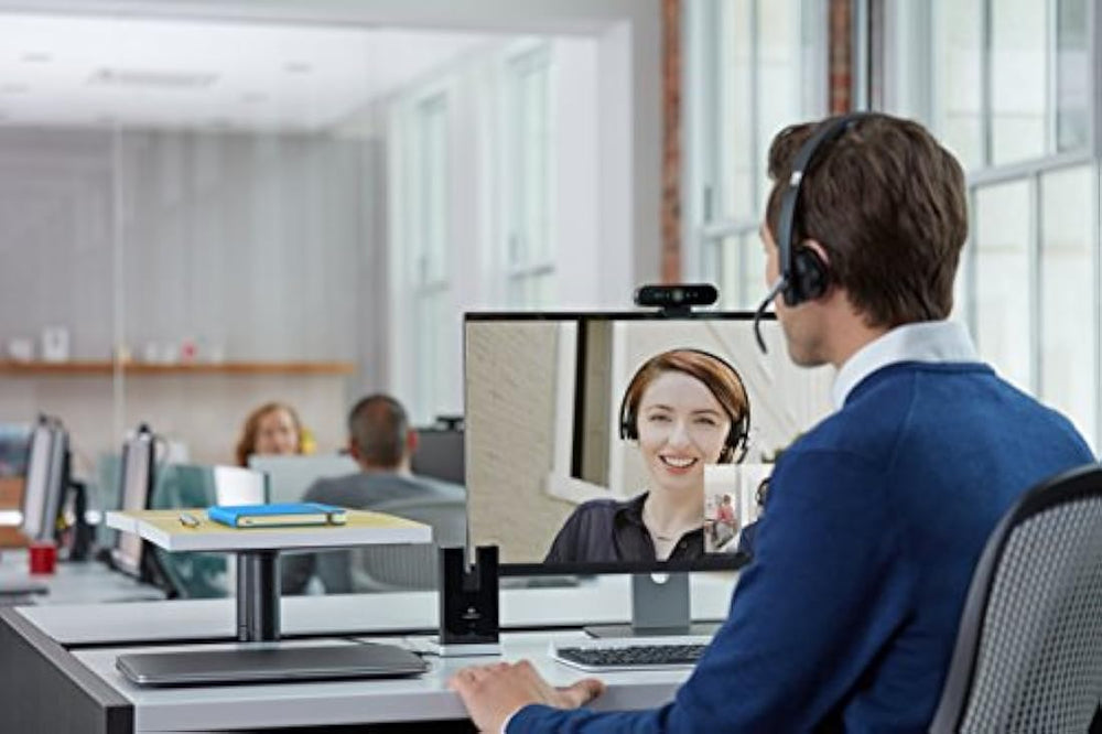 Webcam Ultra HD para videoconferencias.