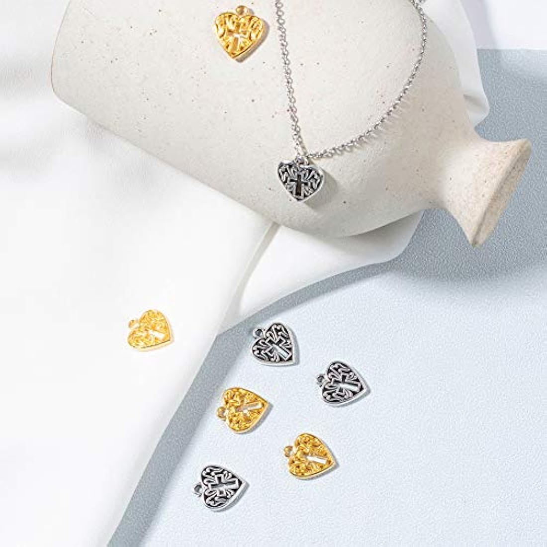 Dijes y medallas 80 piezas dijes corazón encantos a granel