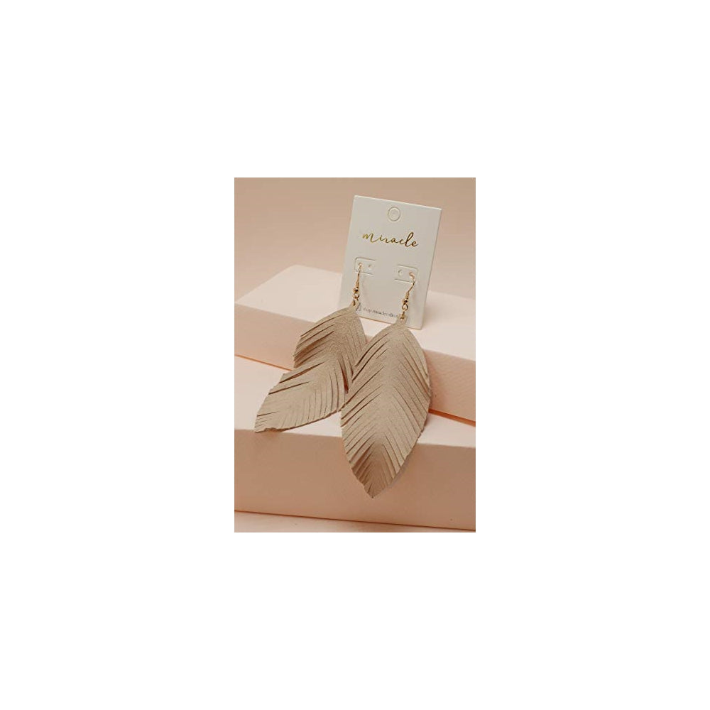 Aretes colgantes grandes de piel suave con flecos