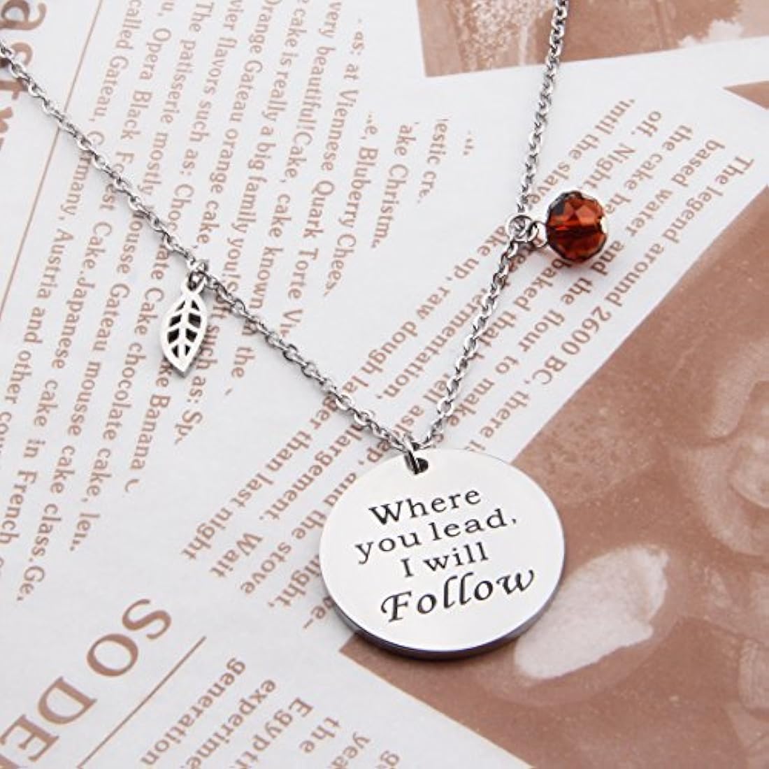 Collar con colgante y llavero