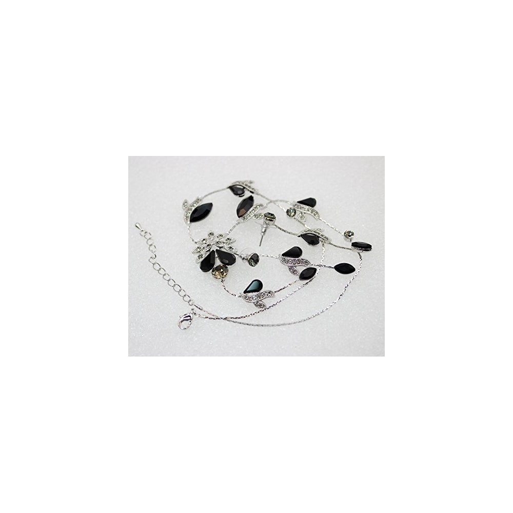 Aretes y Juego de collar con diseño de flores y cristales
