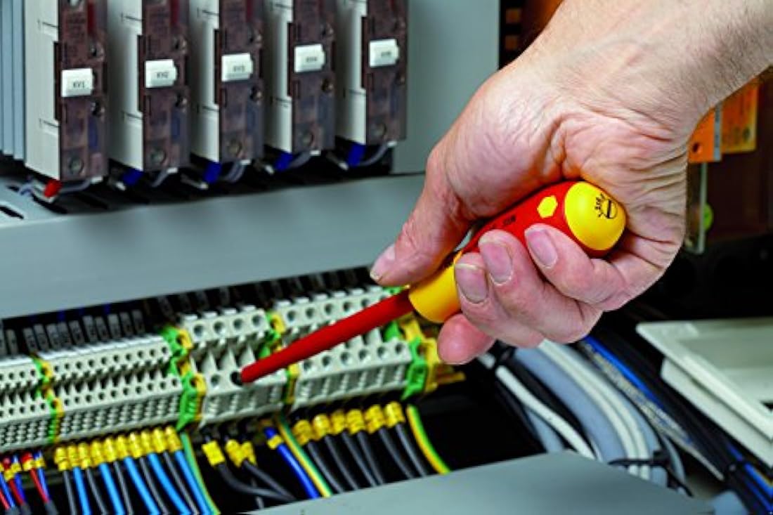 Juego de desarmadores aislados ranurados y Phillips.