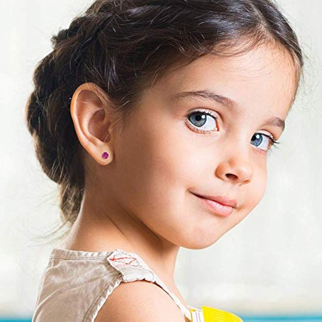 Aretes de tuerca de piedra natalicia