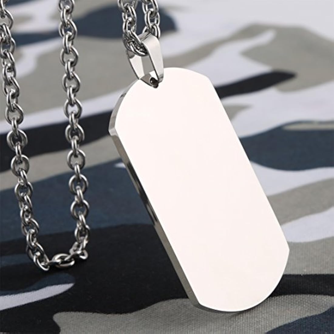 Collar con colgante de acero inoxidable para hombre