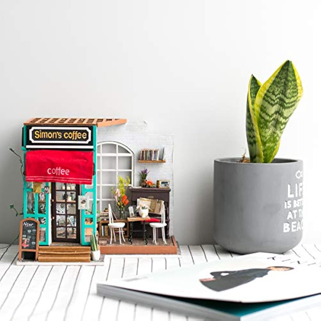 Casa en miniatura RoWood