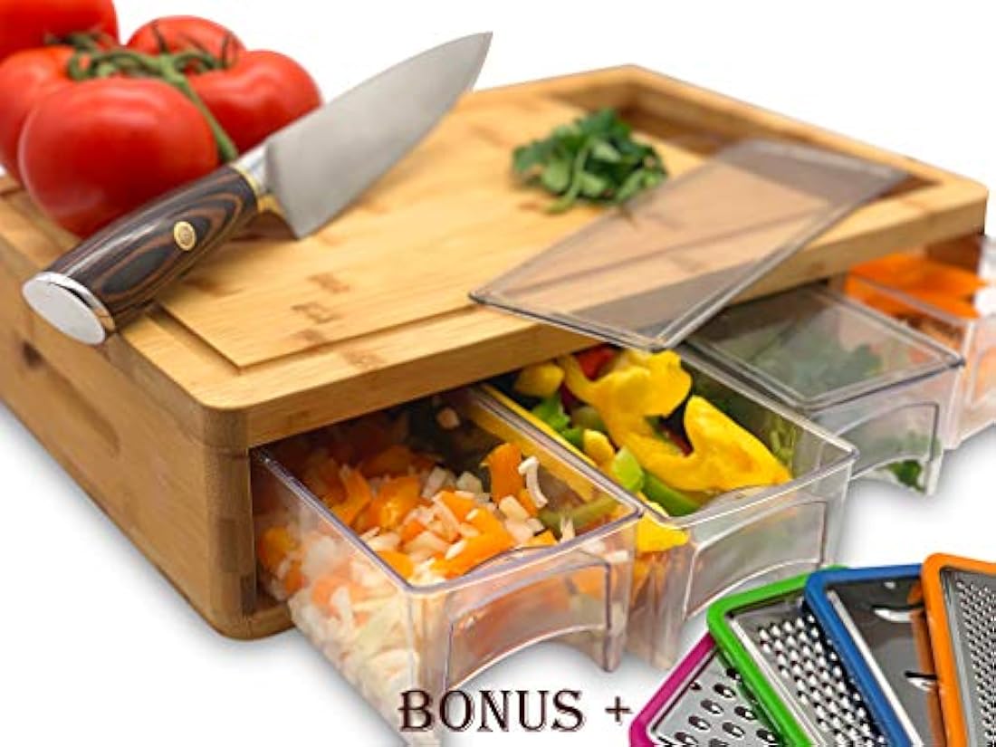 Tabla de cortar de bambú con bandejas y tapas.