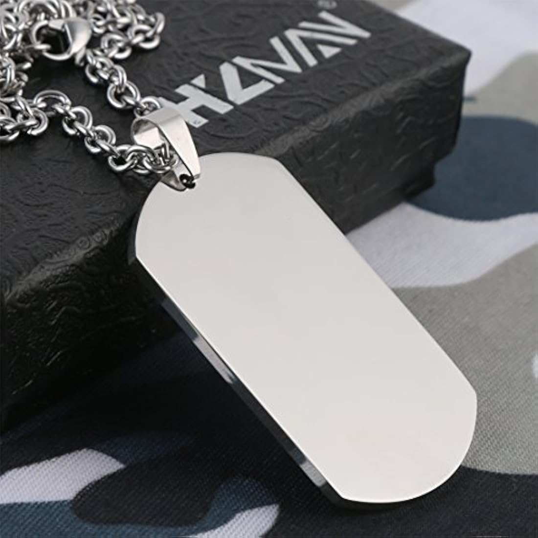 Collar con colgante de acero inoxidable para hombre