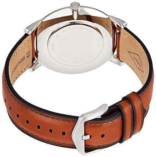 Reloj de cuero marrón claro con tres manecillas