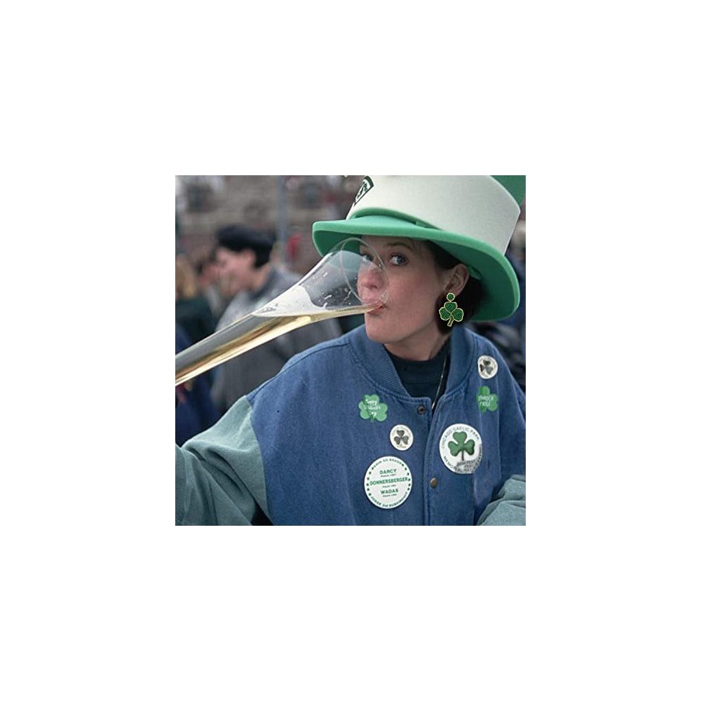 Aretes colgantes con diseño de trébol hechos a mano