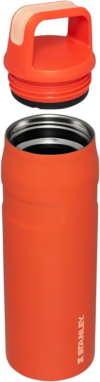 Botella de agua IceFlow™ con tapa y asa