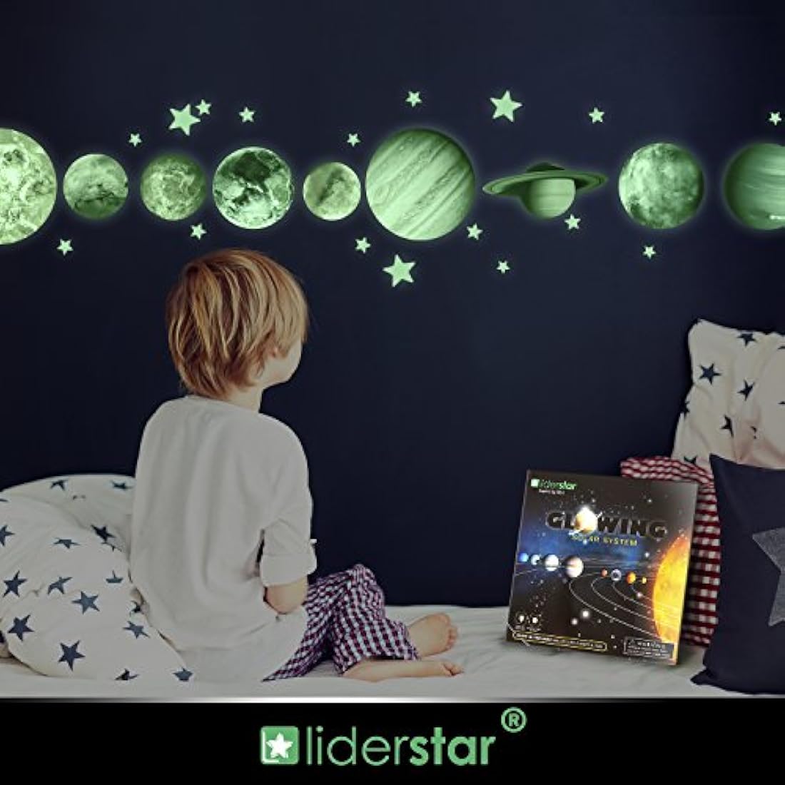 Estrellas y planetas que brillan en la oscuridad