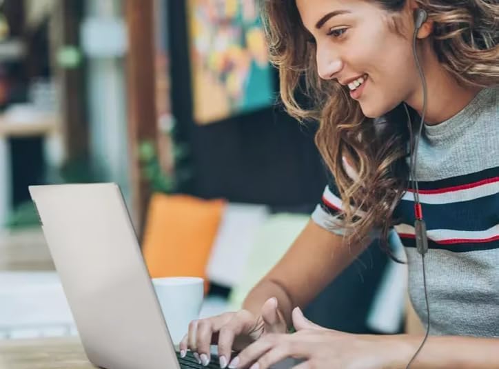 Laptop Lenovo Ideapad 3i 15.6 Touchscreen, 40GB RAM, i3