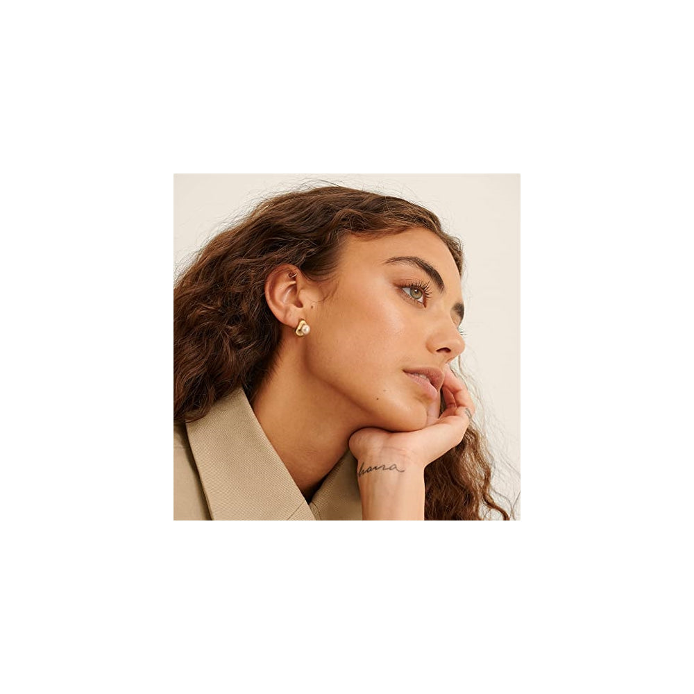 Aretes colgantes de plata con perlas cultivadas en agua