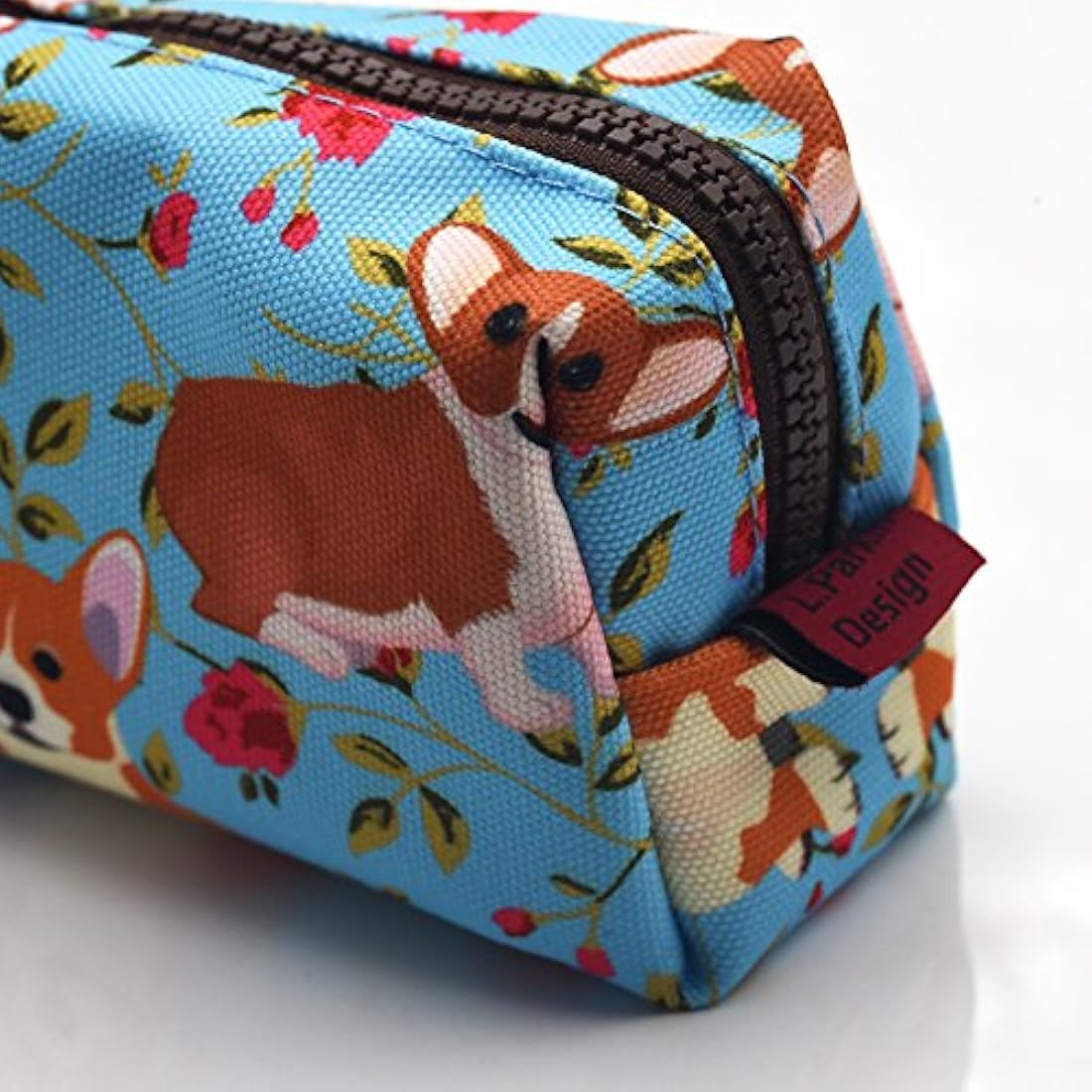 Cartuchera para guardar los colore, diseño de perros.