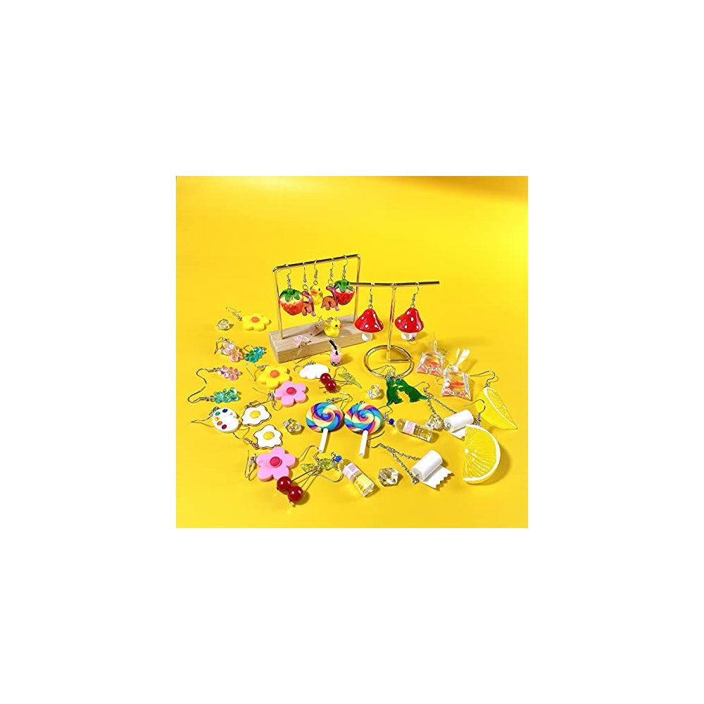 Arete extraños con varios diseños para mujeres