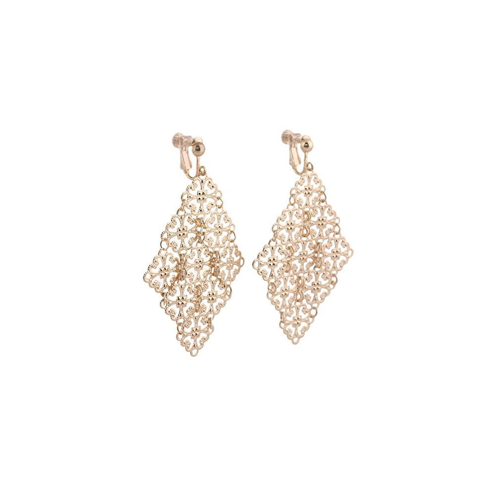 Aretes colgantes hechos a mano de color dorado