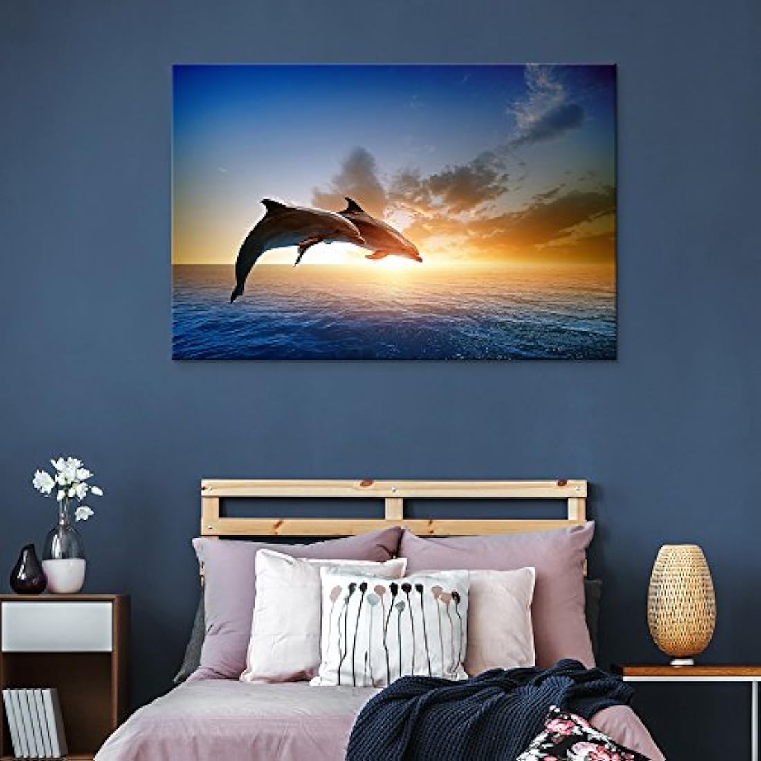 Lienzo con pintura de dos delfines en el mar