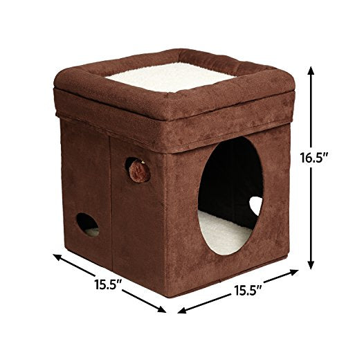 casa de gato marrón y piel de oveja sintética