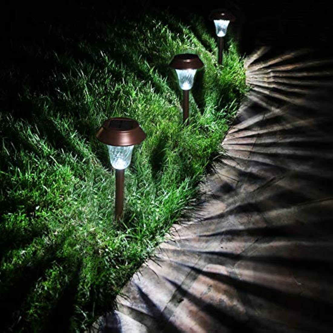 Juego de 6 luces metálicas solares para camino., Bronce