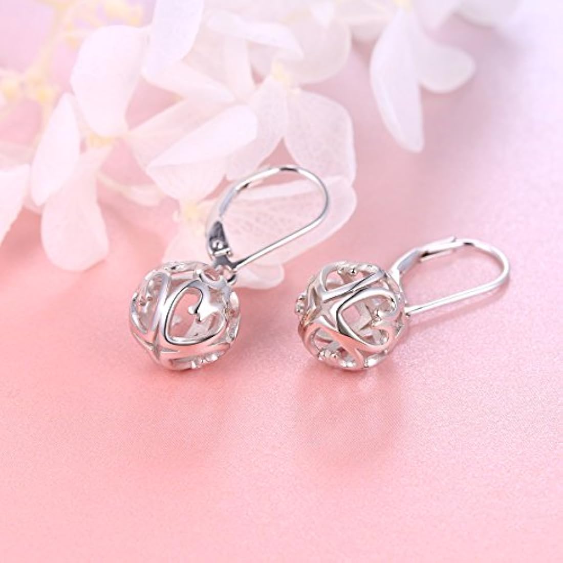 Pendientes colgantes de plata con forma de corazón