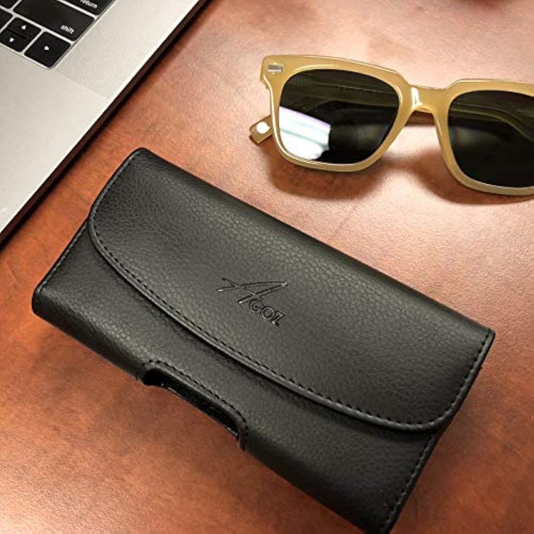 Funda de piel con enganche de cinturón. Negro. AGOZ