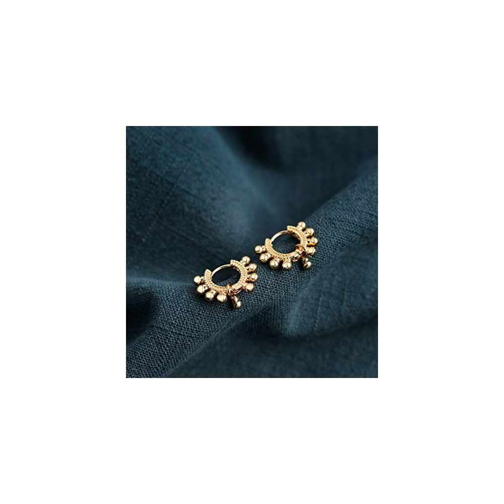 Aretes chapados en oro de 18 quilates con forma de gota