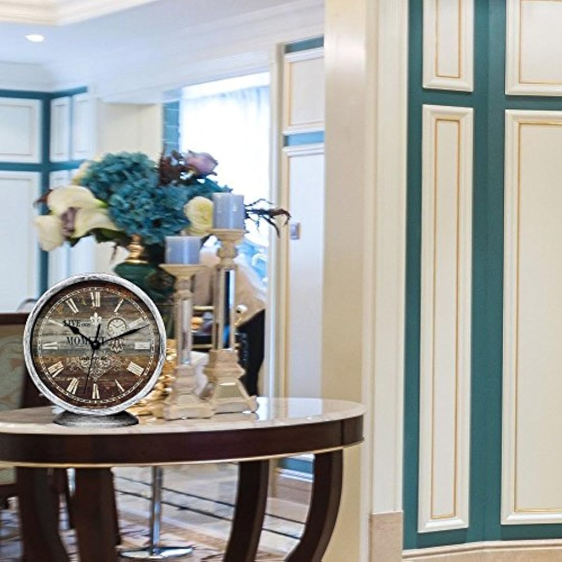 Reloj de mesa silencioso de 6.0 in plástico color gris.