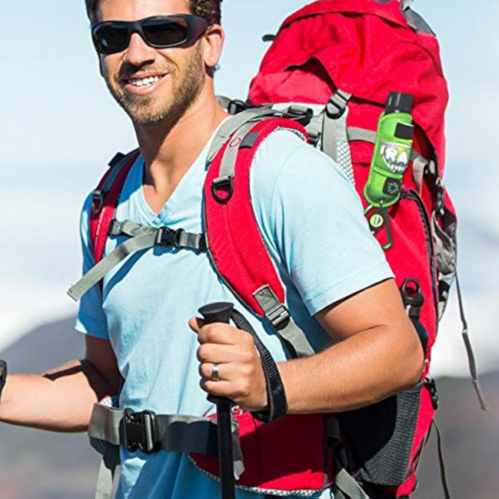 Spray de pimienta Trail Saver para senderismo, camping y frontersman – Resistencia de grado policial, repelente y disuasivo para perros y animales salvajes – Paquete de seguridad con brújula, luz LED, silbato de seguridad y mosquetón.