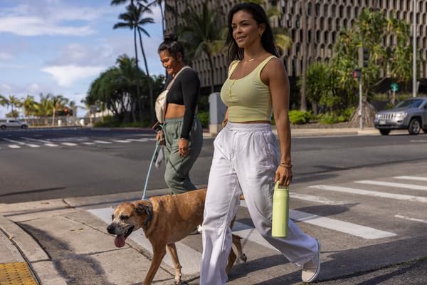 Botella de agua IceFlow™ con tapa y asa