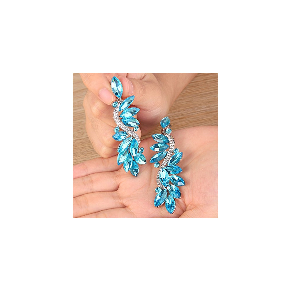 Aretes colgantes multi marqués con diseño de flores