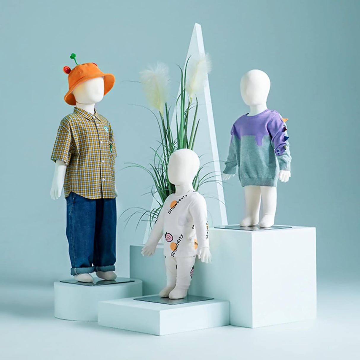 Maniquí Bebé con Brazos y Piernas Flexibles - Base Metálica