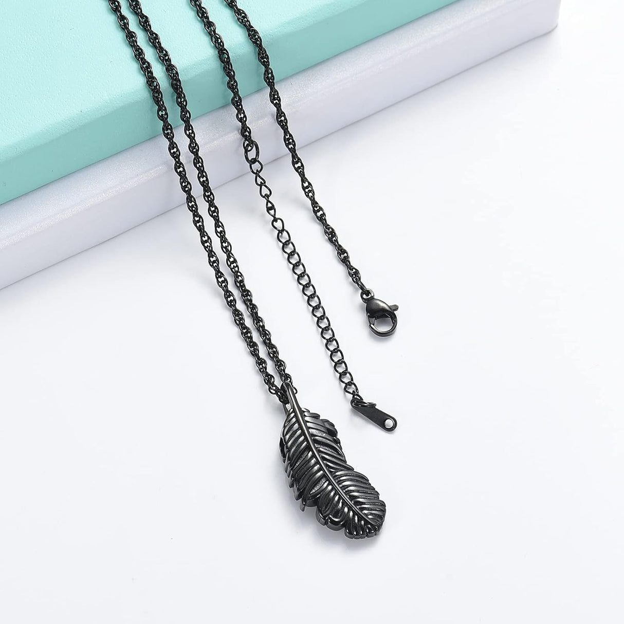 Collar de urna de alas de plumas, recuerdo conmemorativos