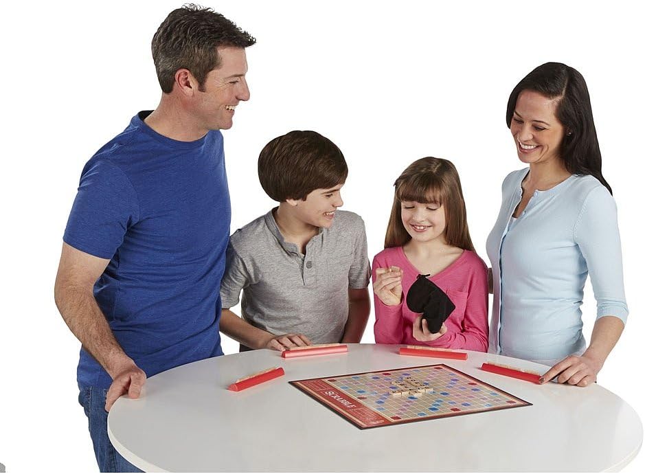 Juego de Scrabble en francés de Hasbro, clásico y divertido.