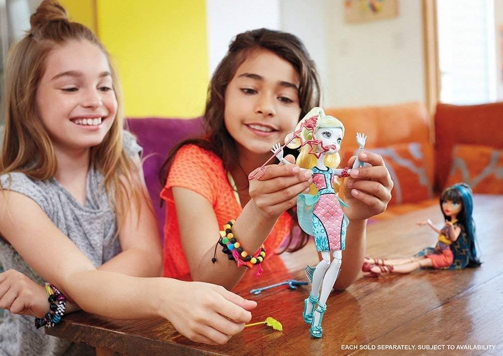 Muñeca Lagoona Blue de Monster High, baile y diversión