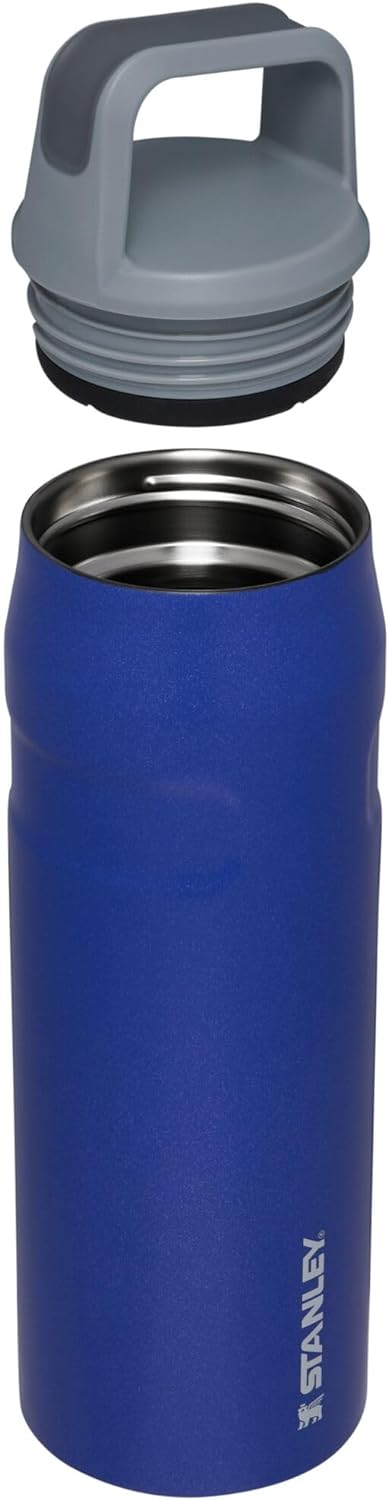 Botella de agua con tapa IceFlow™ y asa de transporte