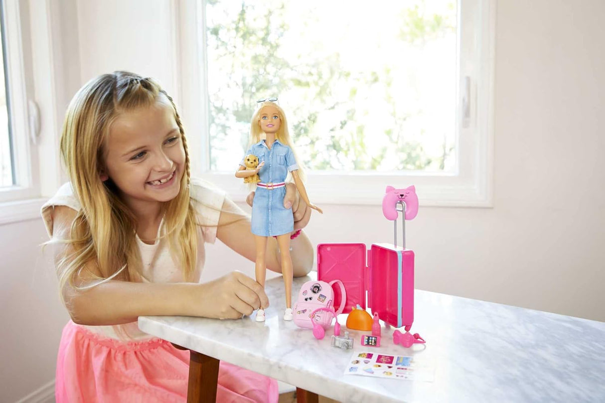Barbie Dreamhouse Adventures Muñeca y Accesorios Viaje, 10+ Pcs