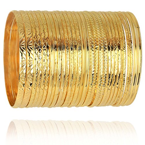 Juego de brazaletes con textura dorada