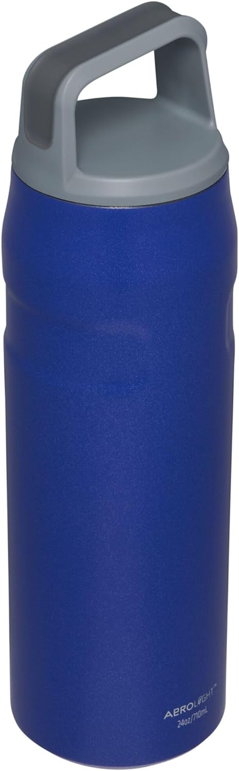 Botella de agua con tapa IceFlow™ y asa de transporte