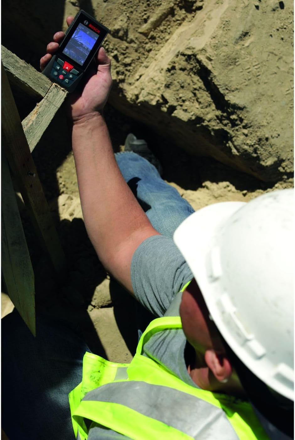 Medidor láser conectado Bluetooth de 400 pies GLM400C Blaze Outdoor con cámara y pilas AA