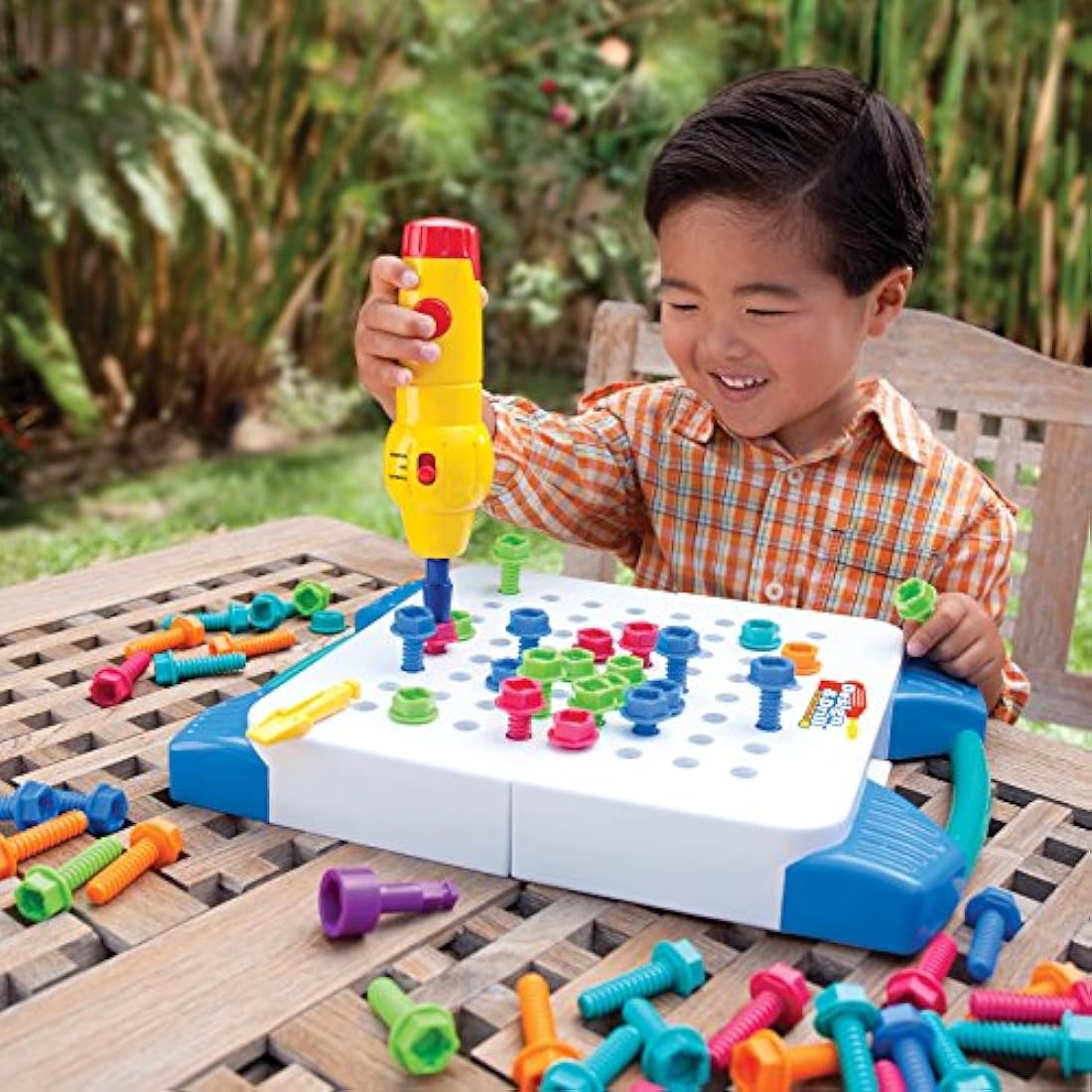 Equipo de herramientas para llevar diseña y taladra